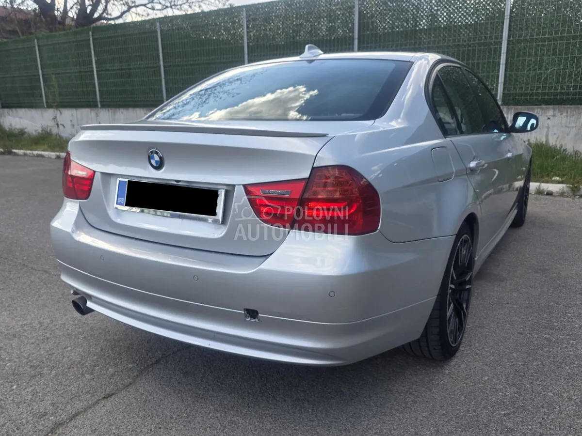 BMW 318 2009 photo 5