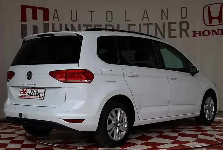 Volkswagen Touran 2023 photo 2