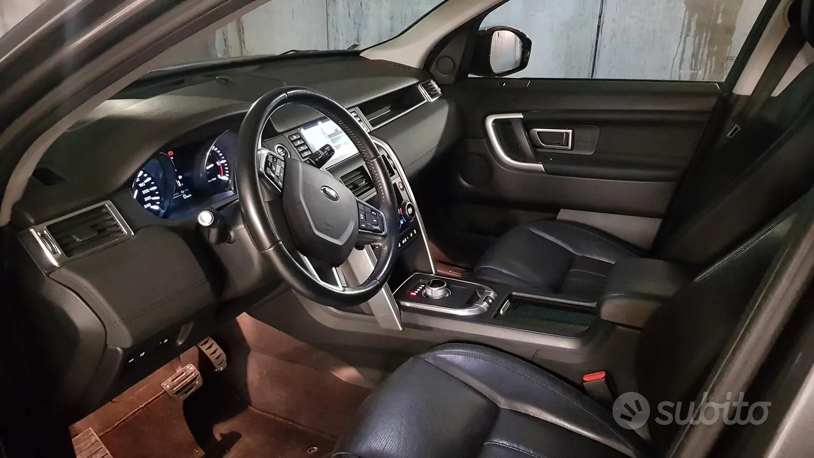 Land Rover Discovery Sport 2015 photo 4
