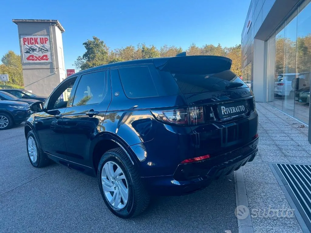 Land Rover Discovery Sport 2023 photo 3