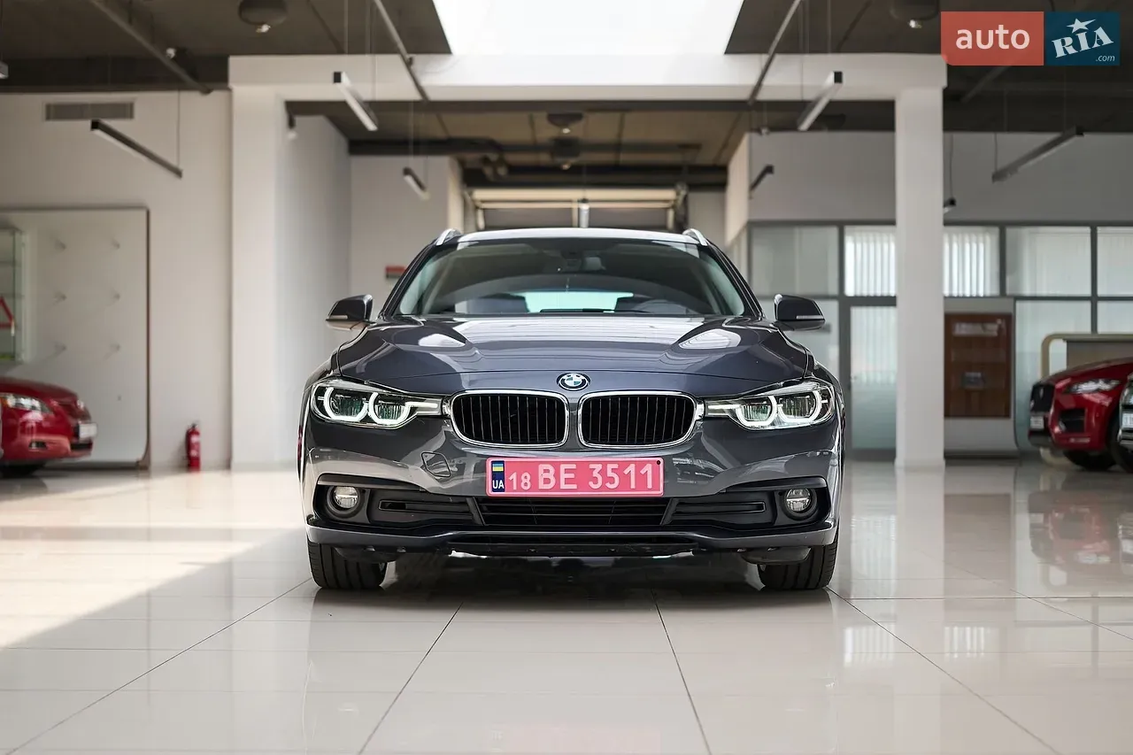 BMW 3 Series 2016 photo 2