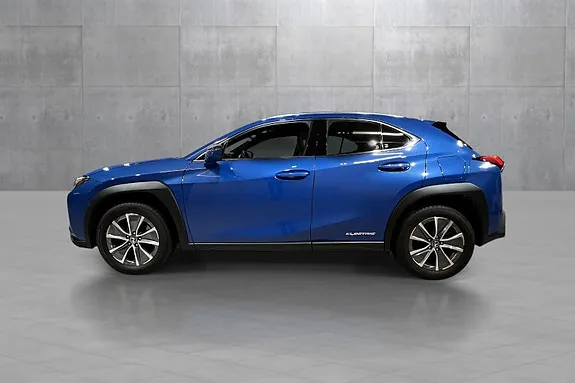 Lexus Ux300E 2022 photo 2