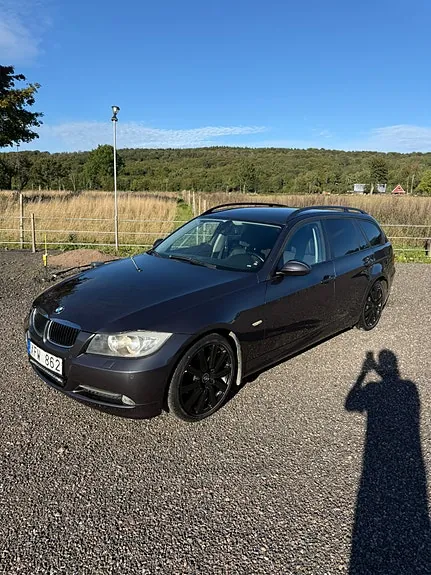 BMW 320I