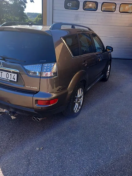 Mitsubishi Outlander 2012 photo 2