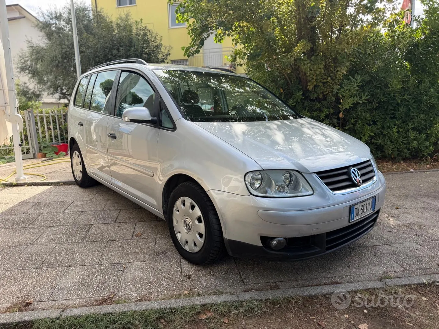Volkswagen Touran 2007 photo 2