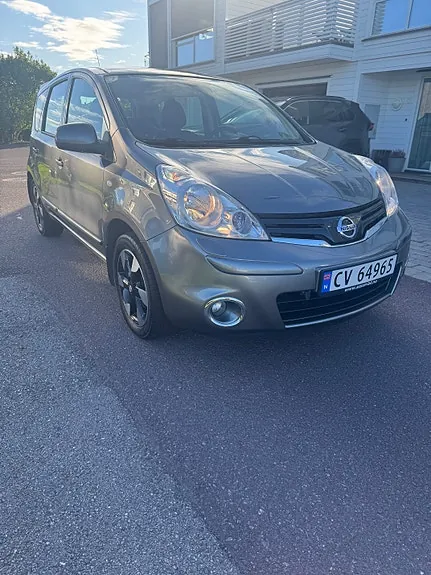 Nissan Note 2012 photo 4