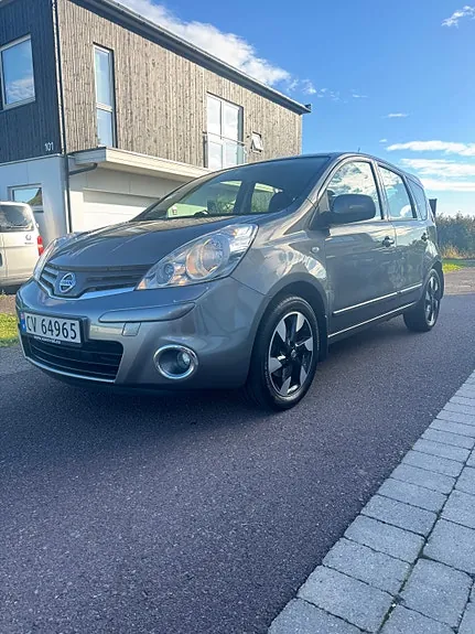 Nissan Note 2012 photo 2