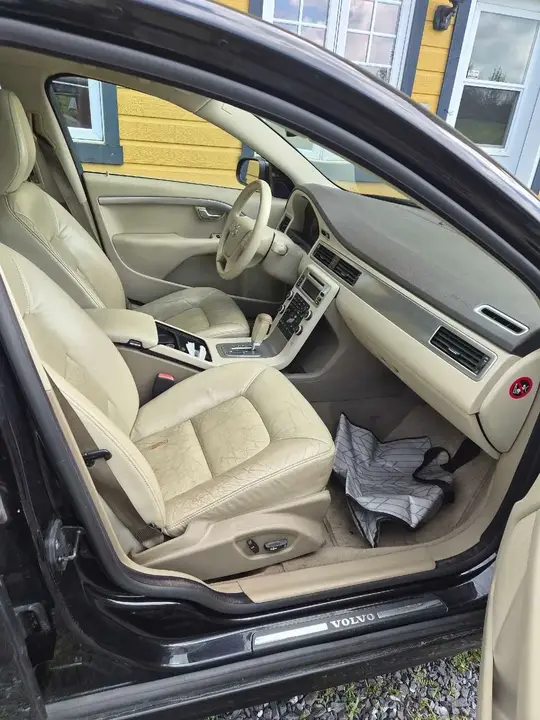 Volvo V70 2010 photo 5