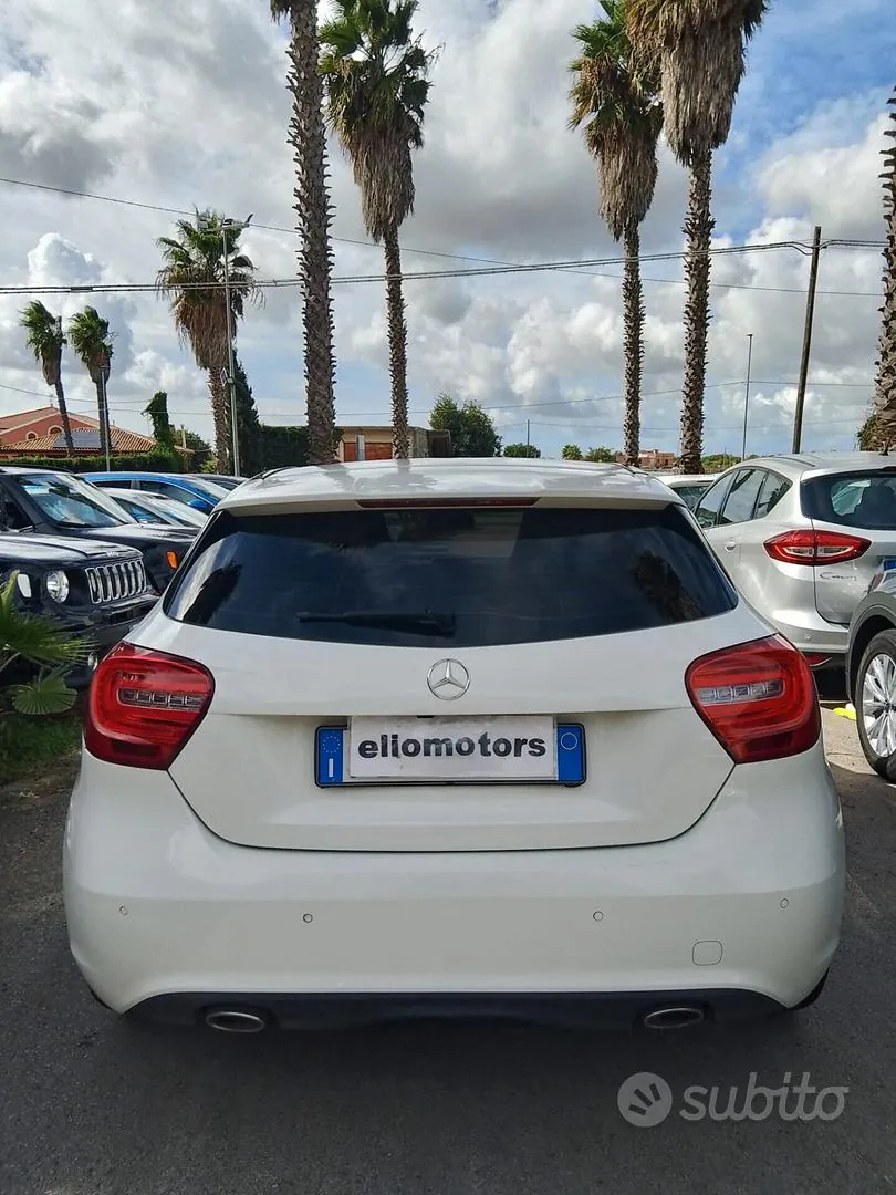 Mercedes-Benz A 200 2015 photo 2