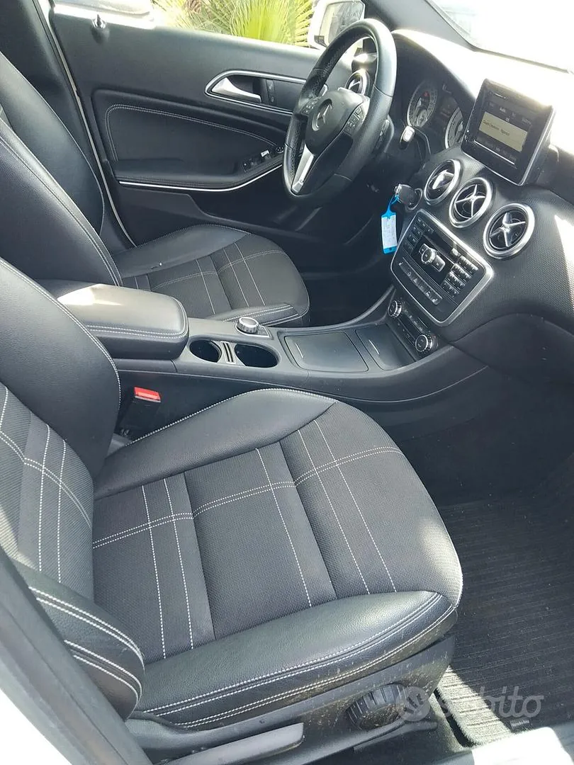 Mercedes-Benz A 200 2015 photo 3