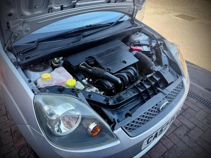 Ford Fiesta 2007 photo 2
