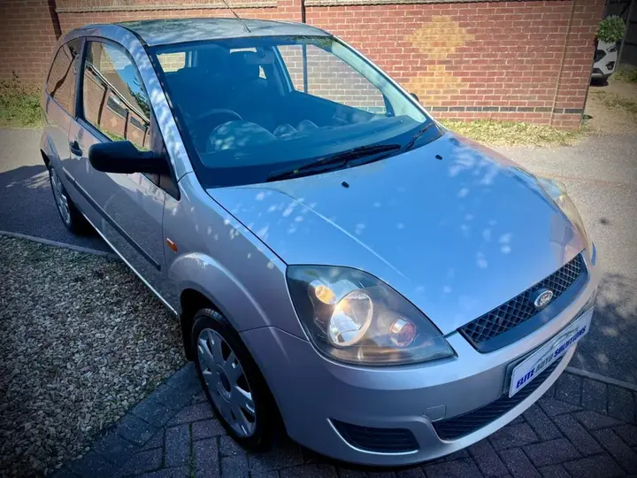 Ford Fiesta 2007 photo 3