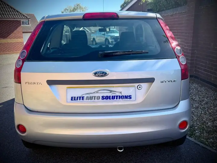 Ford Fiesta 2007 photo 4