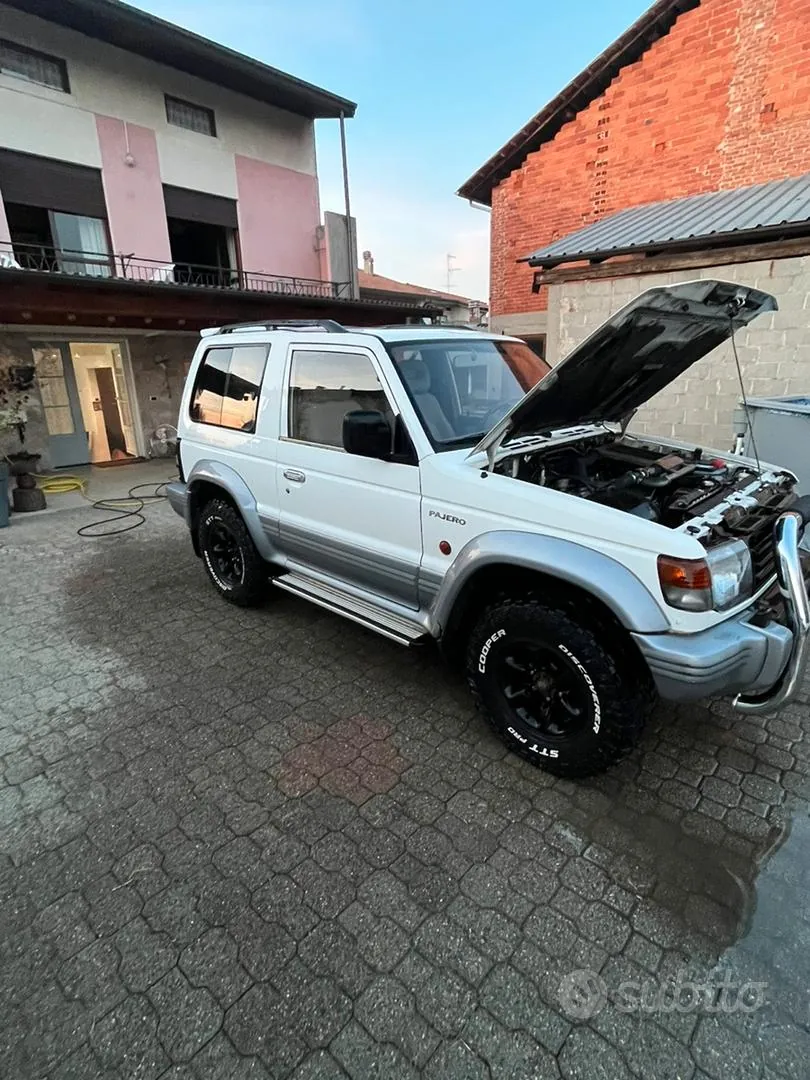 Mitsubishi Pajero 1994 photo 2