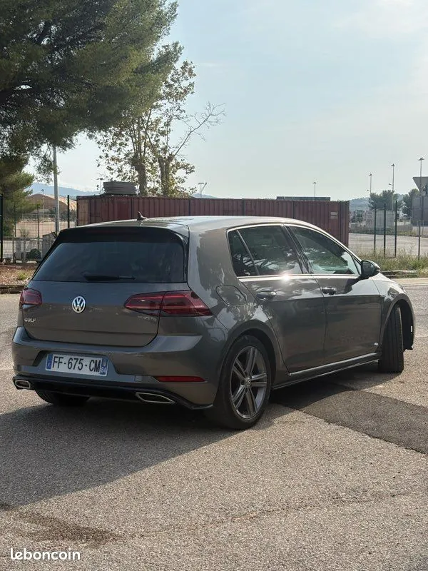 Volkswagen Golf 2019 photo 2