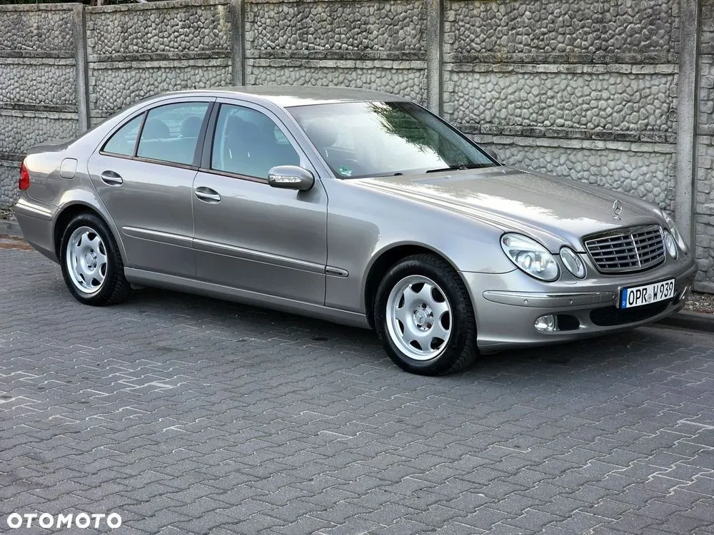Mercedes-Benz E-Class 2003 photo 3