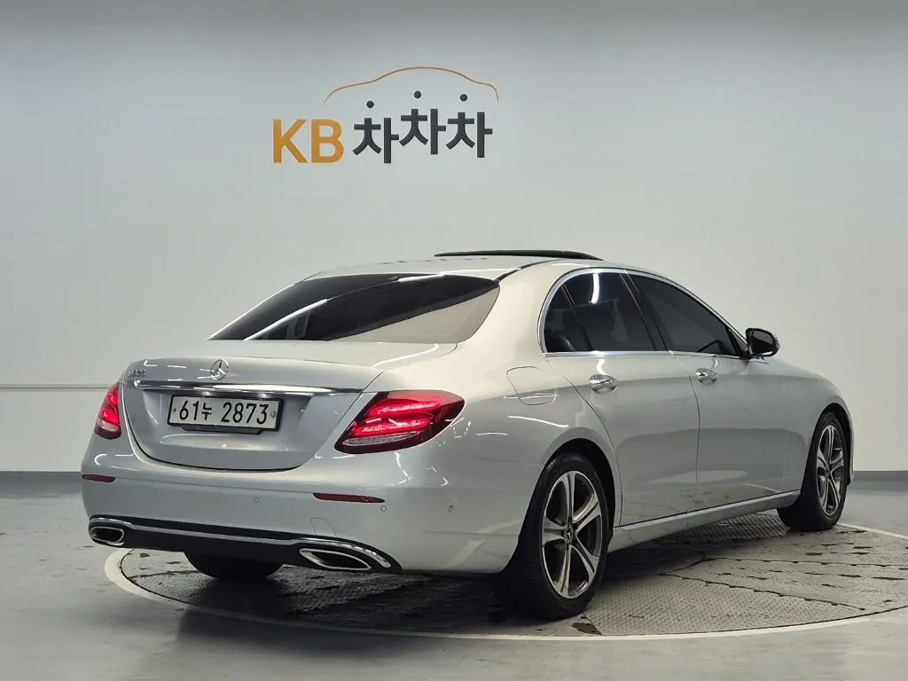 Mercedes-Benz E-Class 2019 photo 3