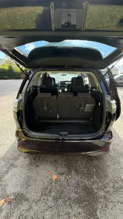 Toyota Estima 2013 photo 5