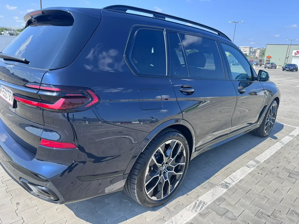 BMW X7 2023 photo 3