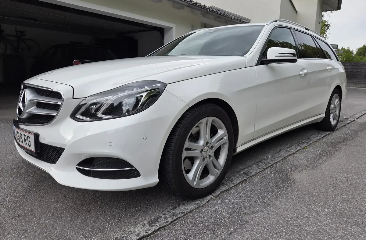 Mercedes-Benz E-Class 2016 photo 2