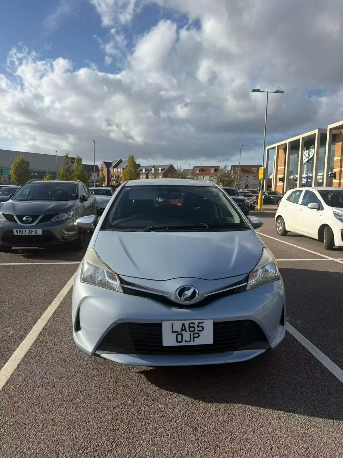 Toyota Yaris 2015 photo 3