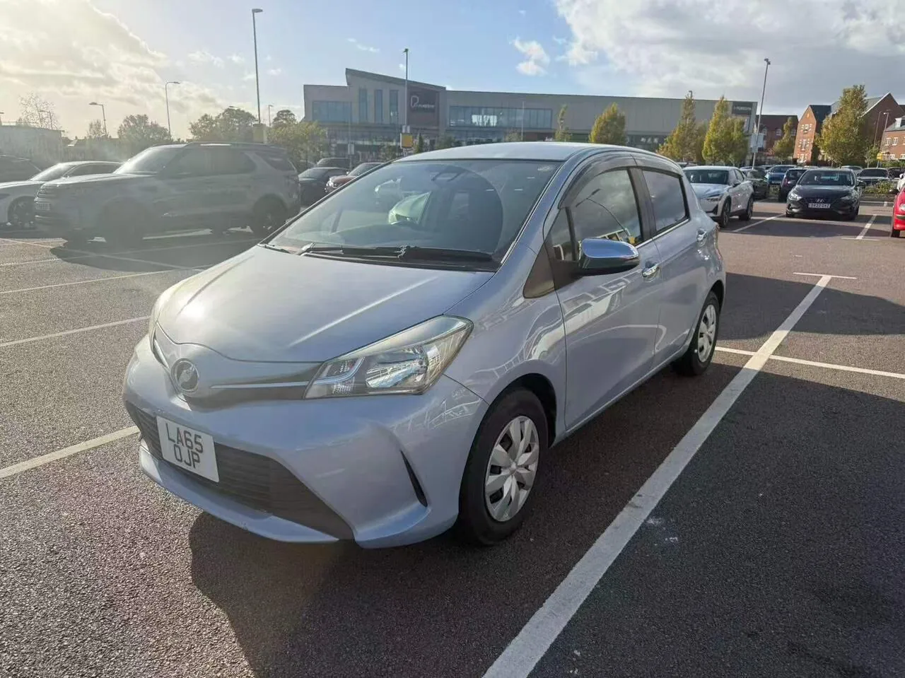 Toyota Yaris 2015 photo 2