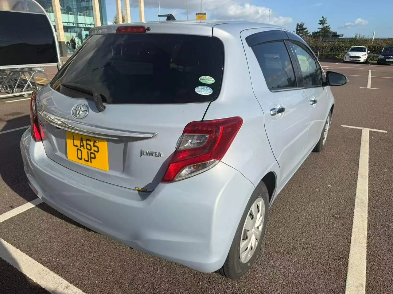 Toyota Yaris 2015 photo 4