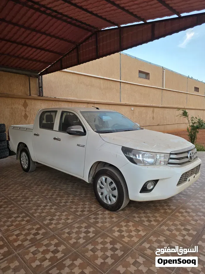 Toyota Hilux 2025 photo 2