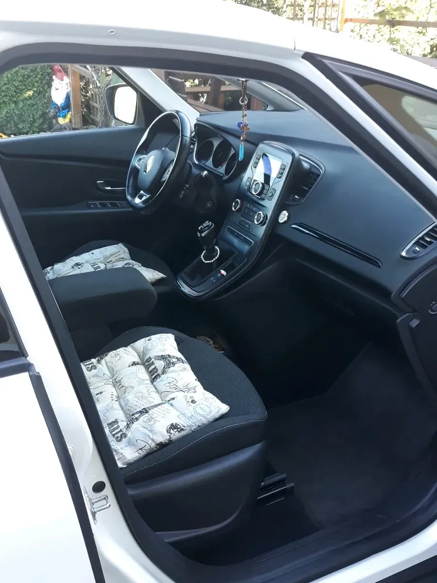 Renault Grand Scénic 2017 photo 3