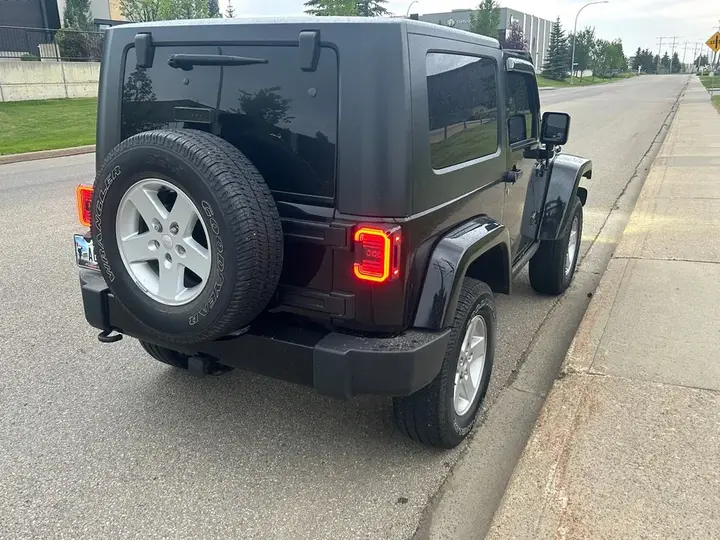 Jeep Wrangler 2010 photo 2