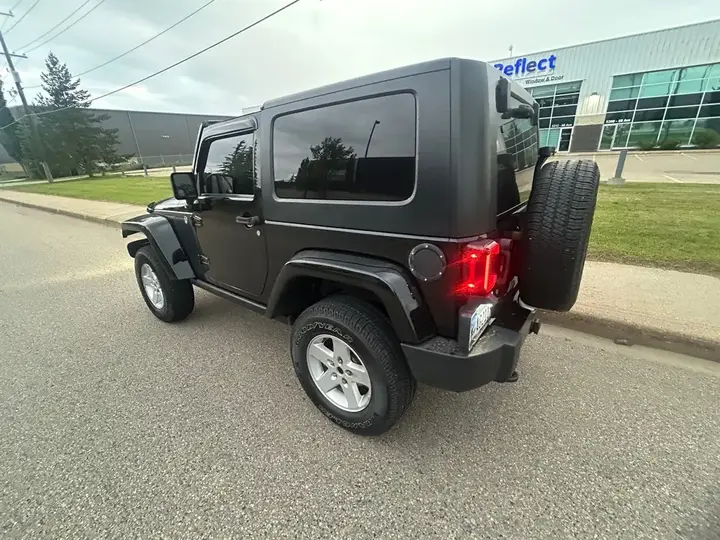 Jeep Wrangler 2010 photo 3