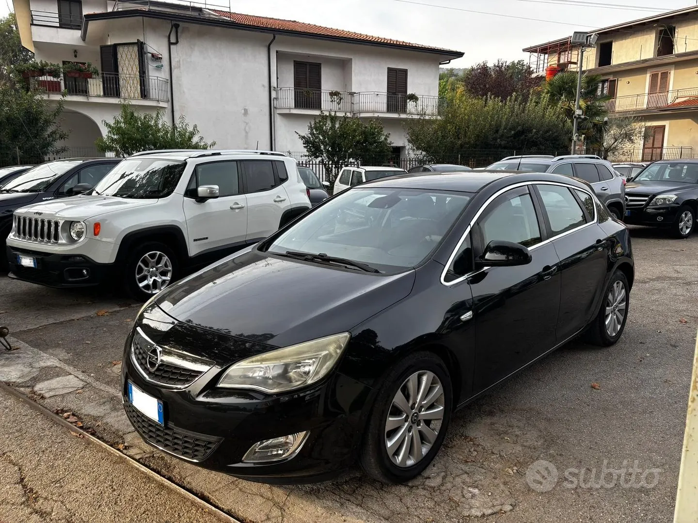 Opel Astra 2012 photo 2