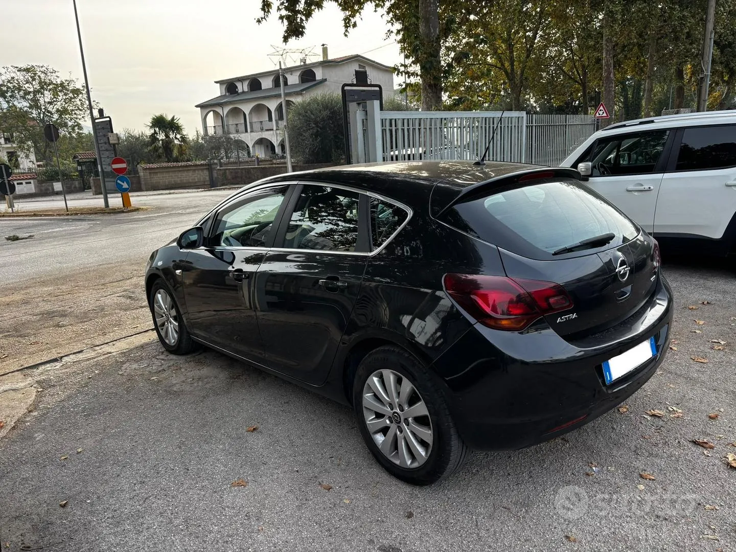 Opel Astra 2012 photo 4