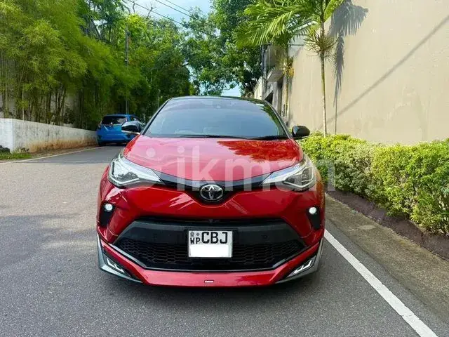 Toyota C-Hr 2019 photo 2