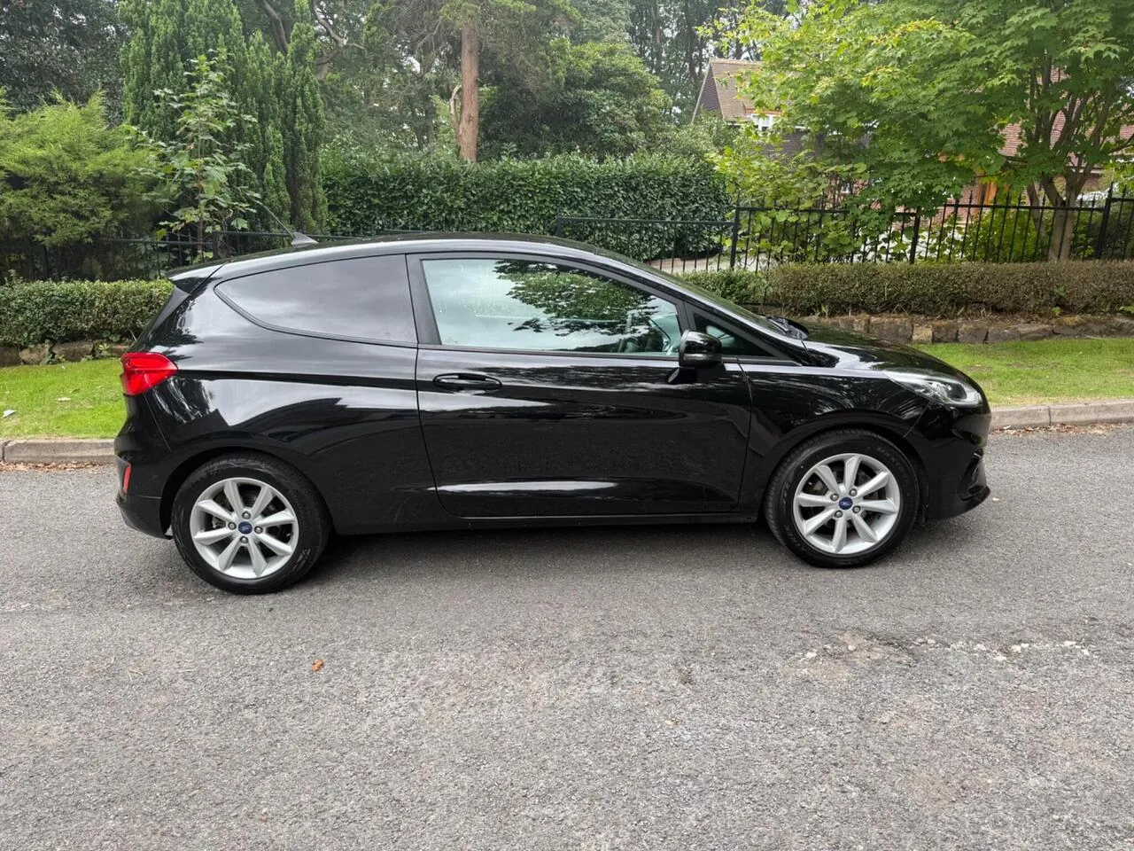 Ford Fiesta Van 2019 photo 2
