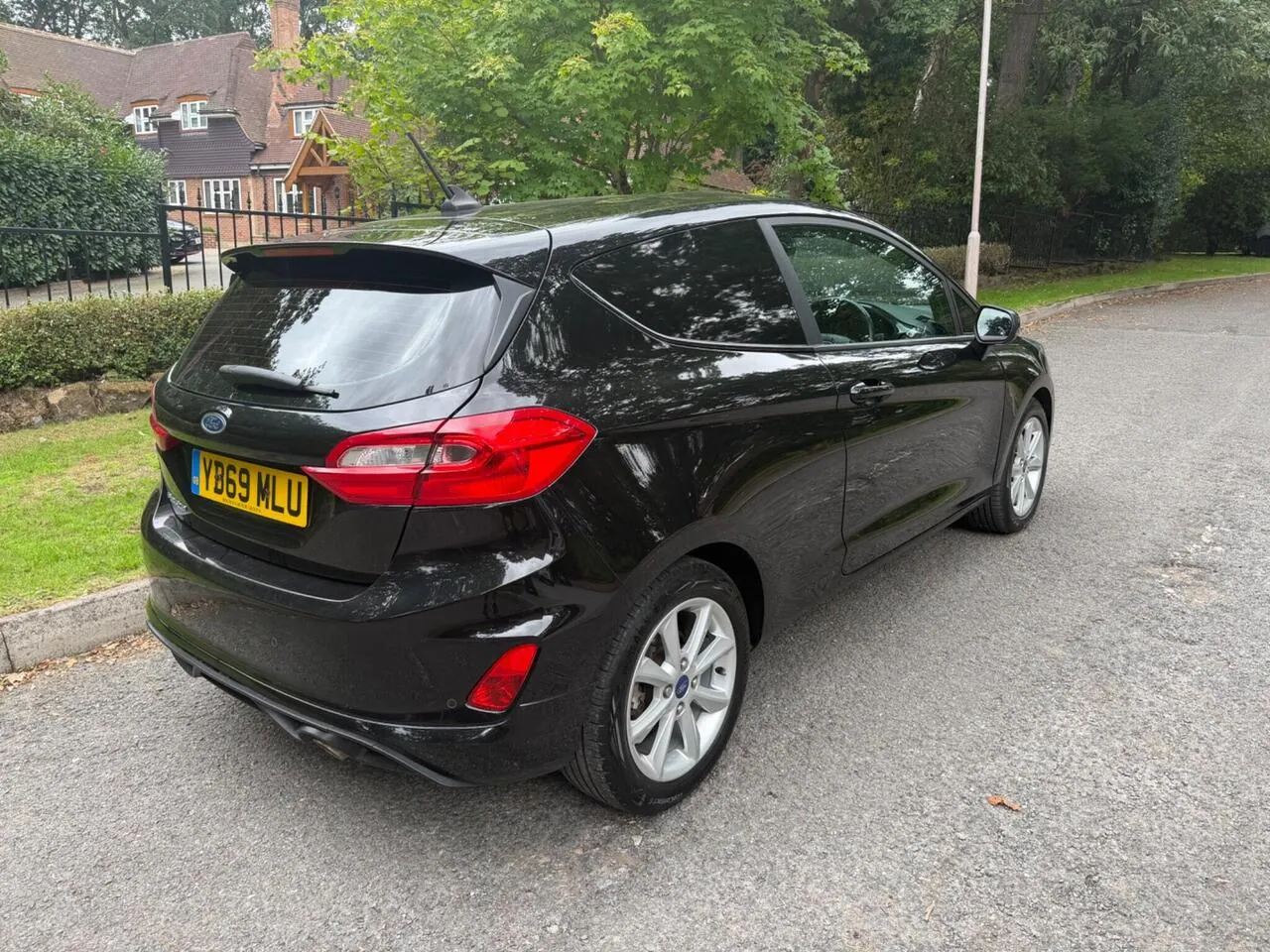 Ford Fiesta Van 2019 photo 5