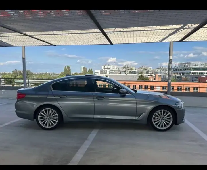 BMW 530E 2018 photo 2