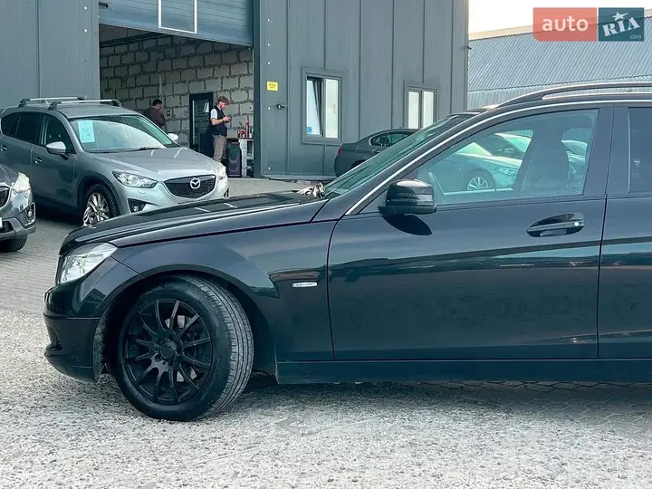 Mercedes-Benz C-Class 2010 photo 4