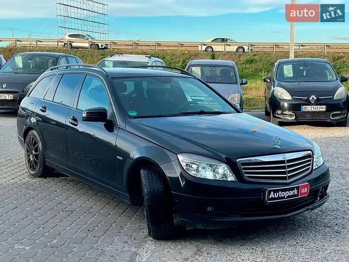 Mercedes-Benz C-Class 2010 photo 3