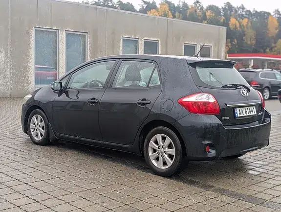 Toyota Auris 2012 photo 5