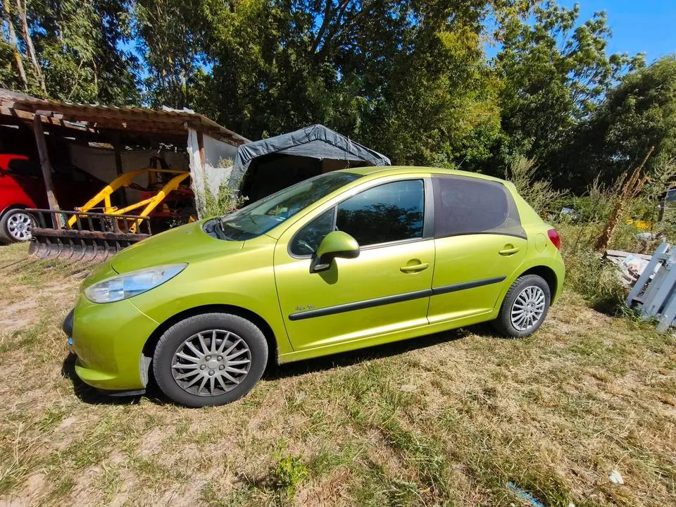 Peugeot 207