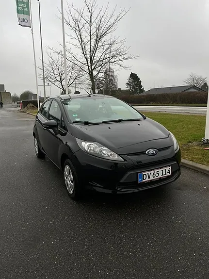Ford Fiesta 2011 photo 2