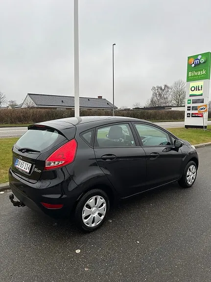 Ford Fiesta 2011 photo 3