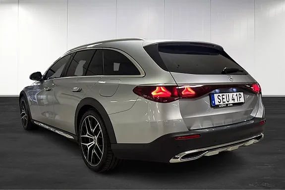 Mercedes-Benz E300 De 2026 photo 4