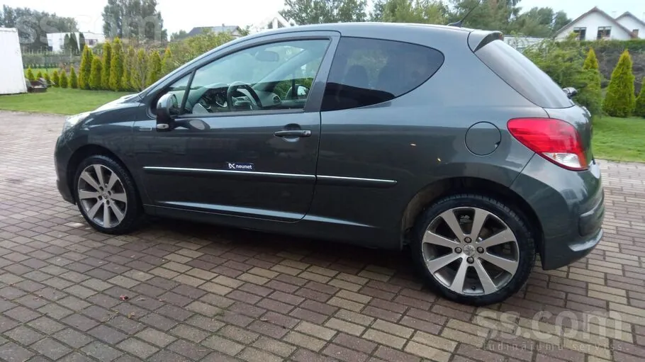 Peugeot 207 2010 photo 3