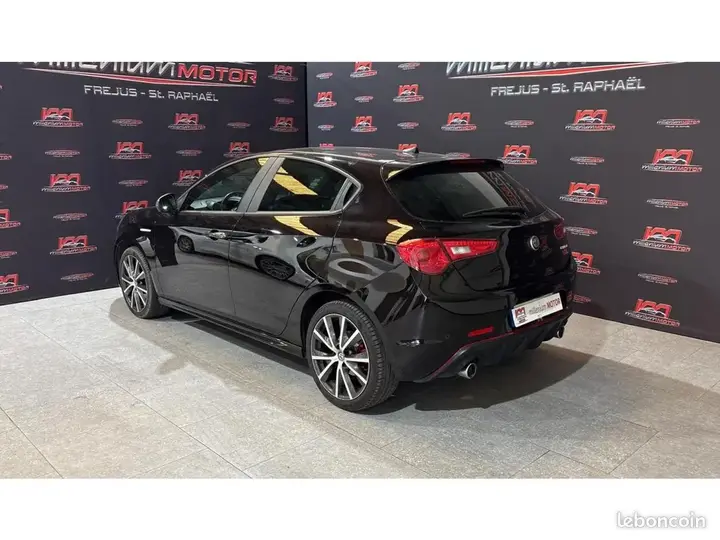 Alfa Romeo Giulietta 2017 photo 3