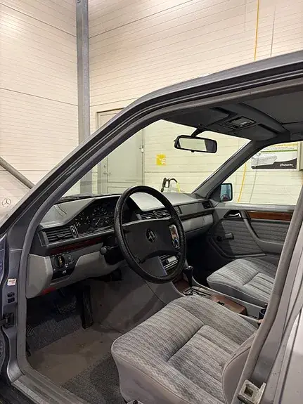 Mercedes-Benz 200 D 1989 photo 3