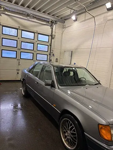 Mercedes-Benz 200 D 1989 photo 2