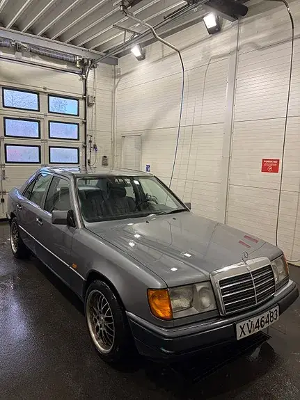 Mercedes-Benz 200 D