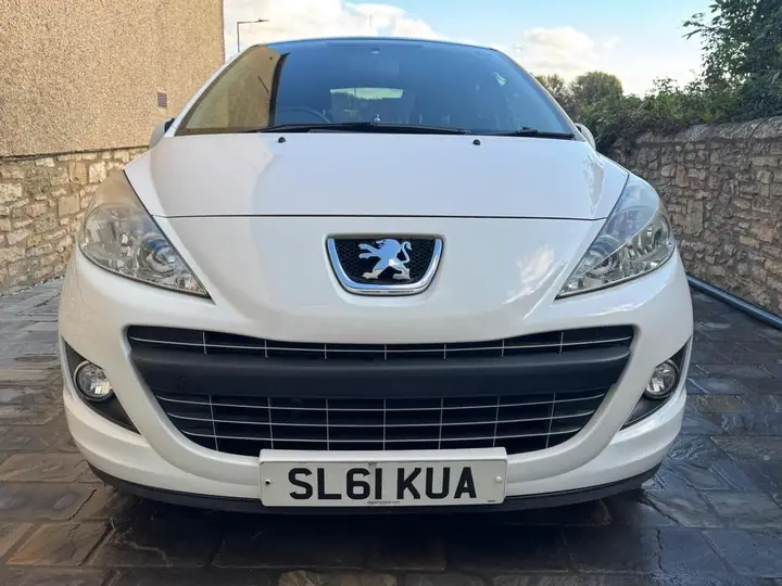 Peugeot 207 2011 photo 5